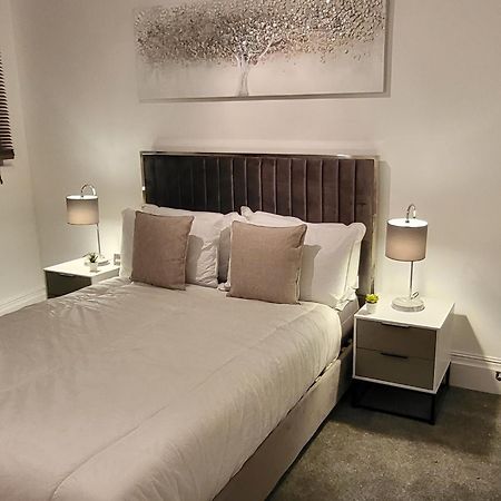 Stunning 2 Bedroom Apartment In Canary Wharf - Morland Apartments Londra Oda fotoğraf