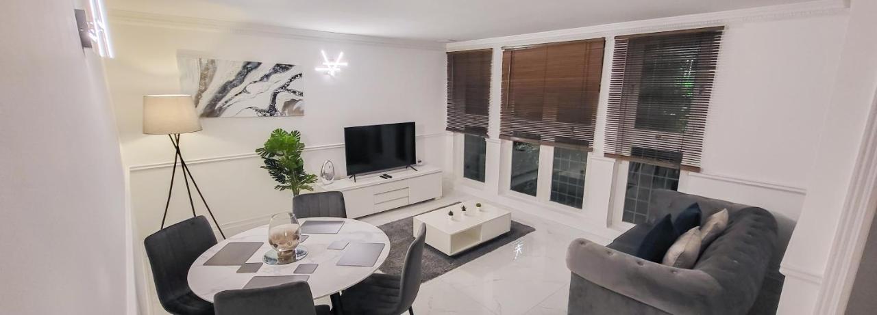 Stunning 2 Bedroom Apartment In Canary Wharf - Morland Apartments Londra Dış mekan fotoğraf