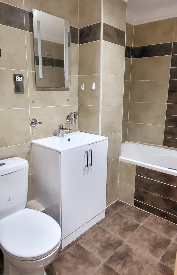 Stunning 2 Bedroom Apartment In Canary Wharf - Morland Apartments Londra Dış mekan fotoğraf