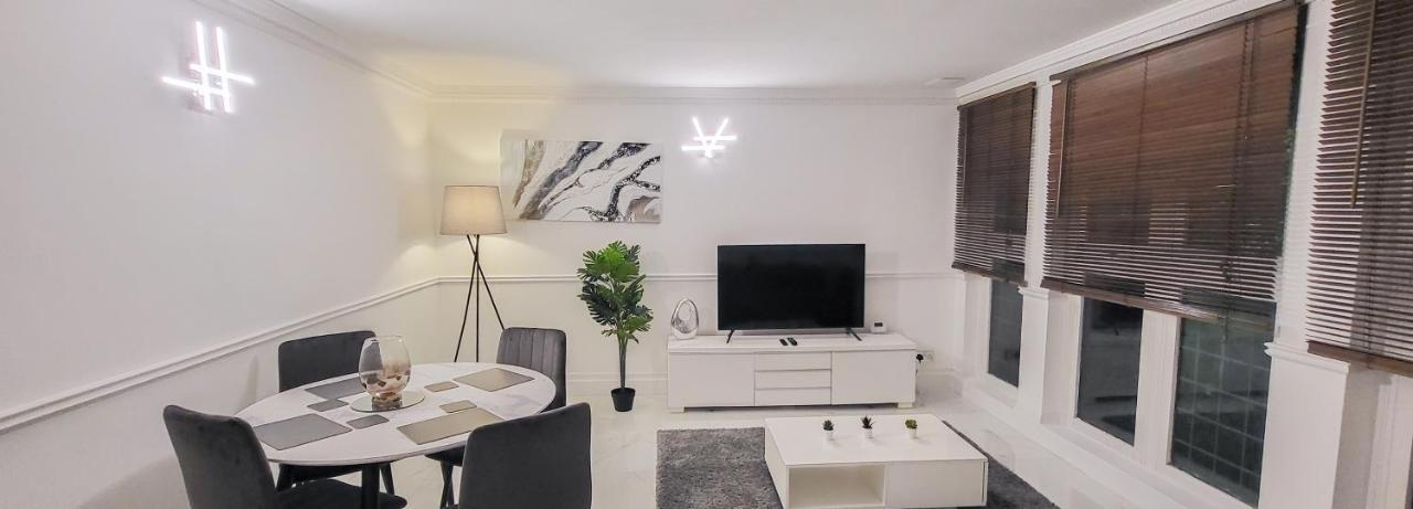 Stunning 2 Bedroom Apartment In Canary Wharf - Morland Apartments Londra Dış mekan fotoğraf