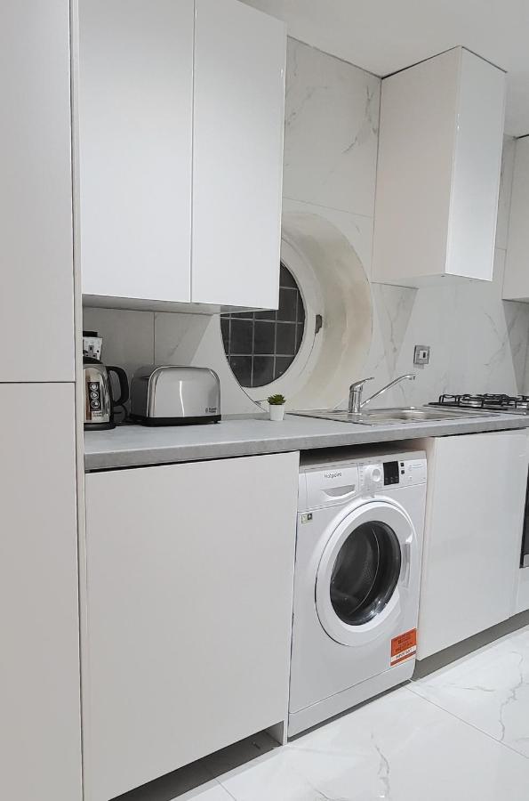 Stunning 2 Bedroom Apartment In Canary Wharf - Morland Apartments Londra Dış mekan fotoğraf