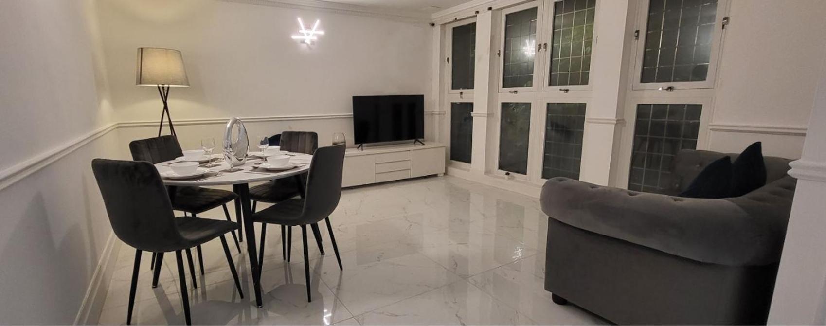 Stunning 2 Bedroom Apartment In Canary Wharf - Morland Apartments Londra Oda fotoğraf